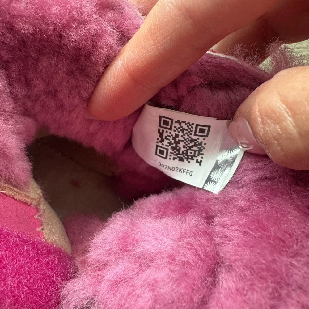 Ugg Pink Leopard Print Boots 2-3 - Picture 4 of 8